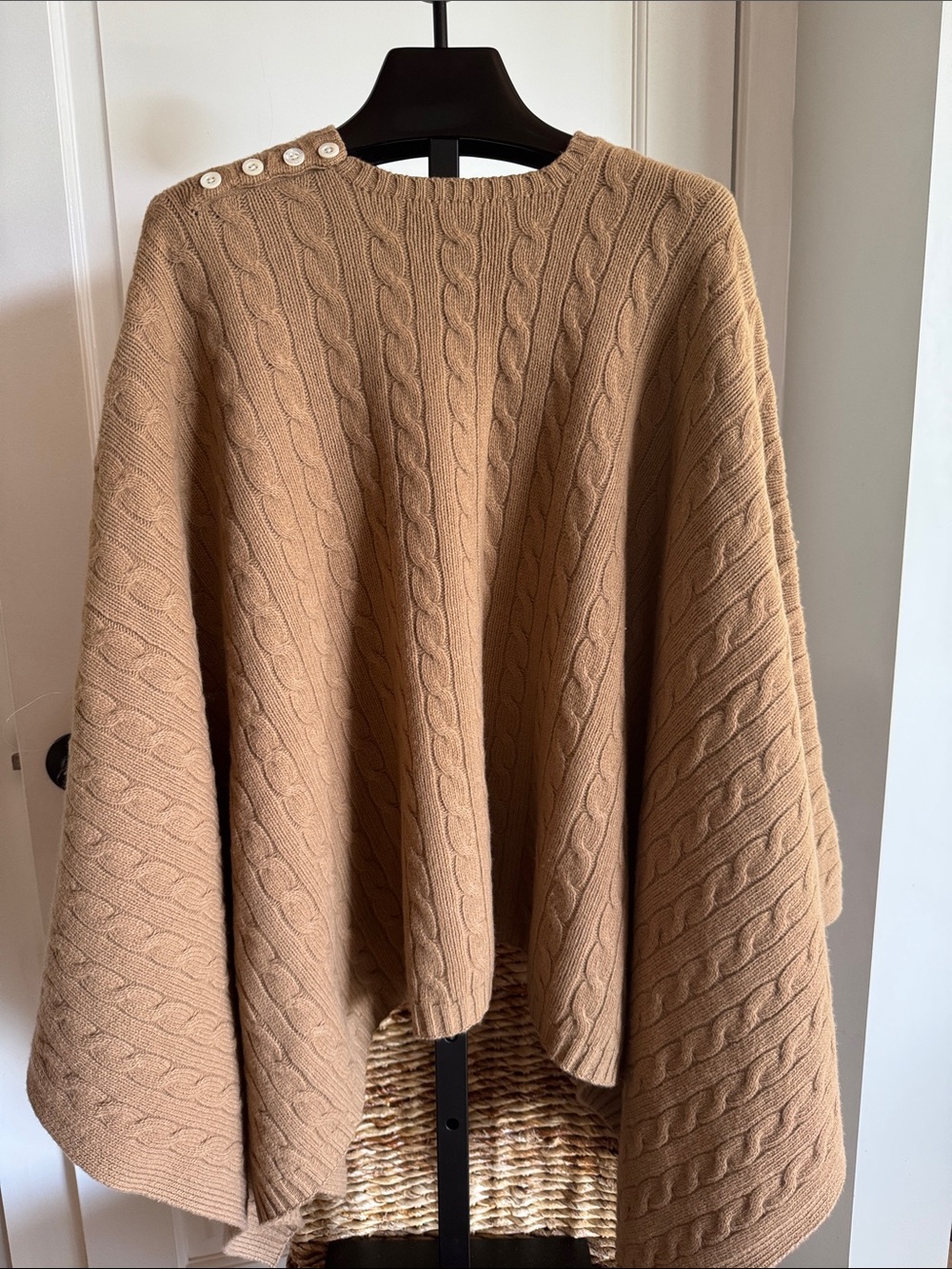 Ralph Lauren poncho - Picture 1 of 7